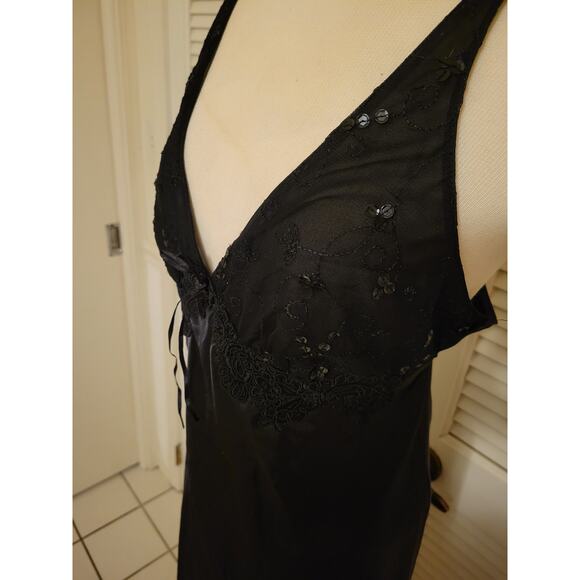 California Dynasty Plunging V Neck Embroidered Sequined Satin Night Gown Black M - Picture 2 of 9
